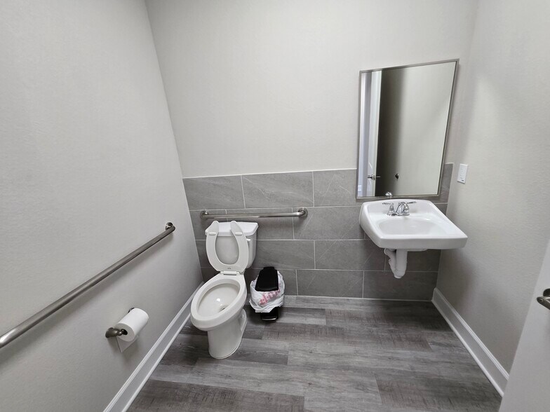 More Photos Of 6110 Sienna Ranch Rd, Missouri City Medical For Lease