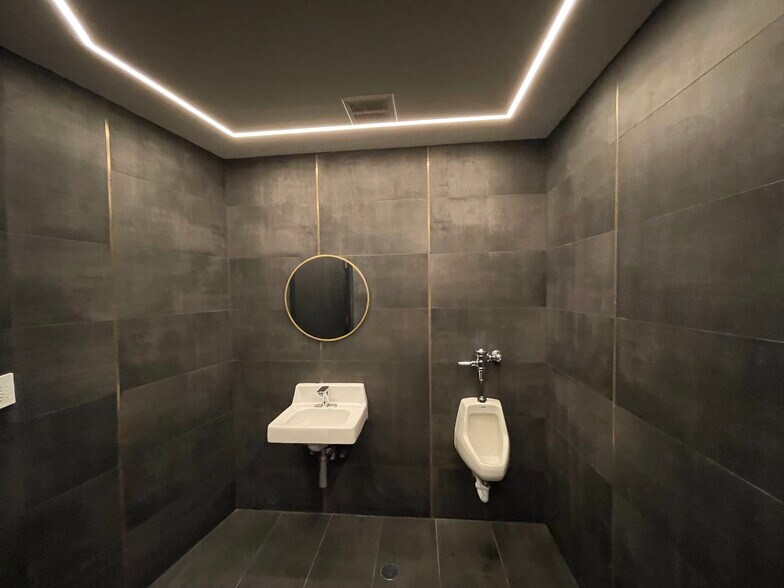 More Photos Of 1 American Way, Elgin Medical For Sale