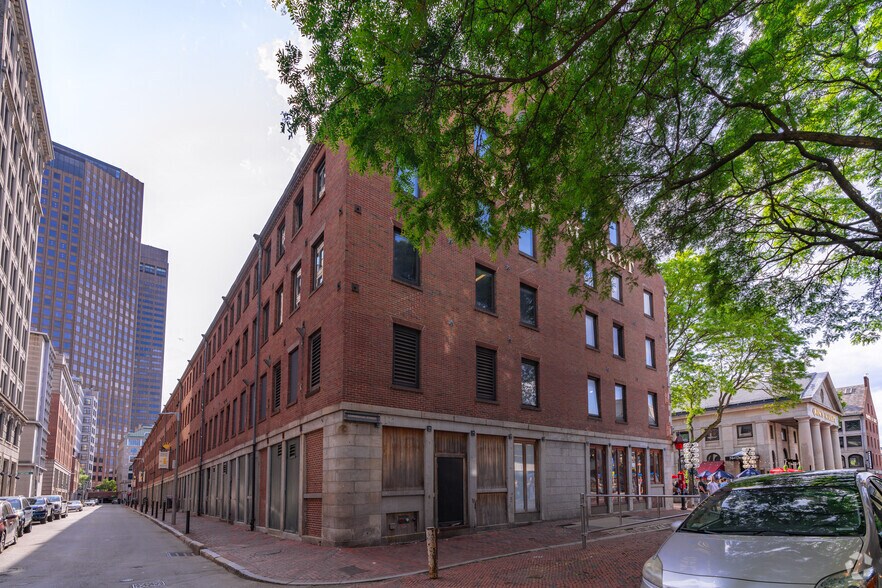 More Photos Of 1-4 Faneuil Hall Marketplace, Boston Loft Creative Space For Lease