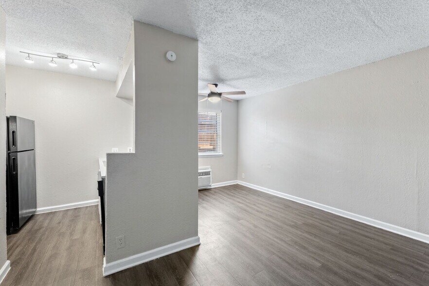 More Photos Of 4314 Gillis St, Austin Apartments For Sale