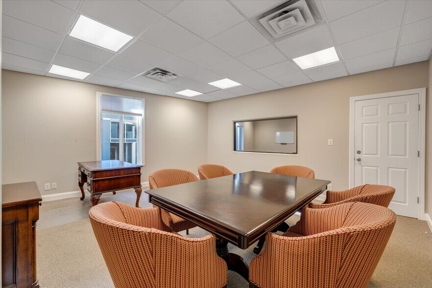 More Photos Of 131 Kirk Ave SW, Roanoke Office For Sale