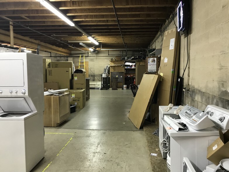 More Photos Of 1126-1150 Main Ave, Tillamook Storefront For Lease