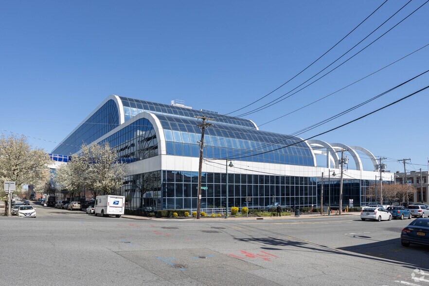 More Photos Of 200 Old Country Rd, Mineola Medical For Lease