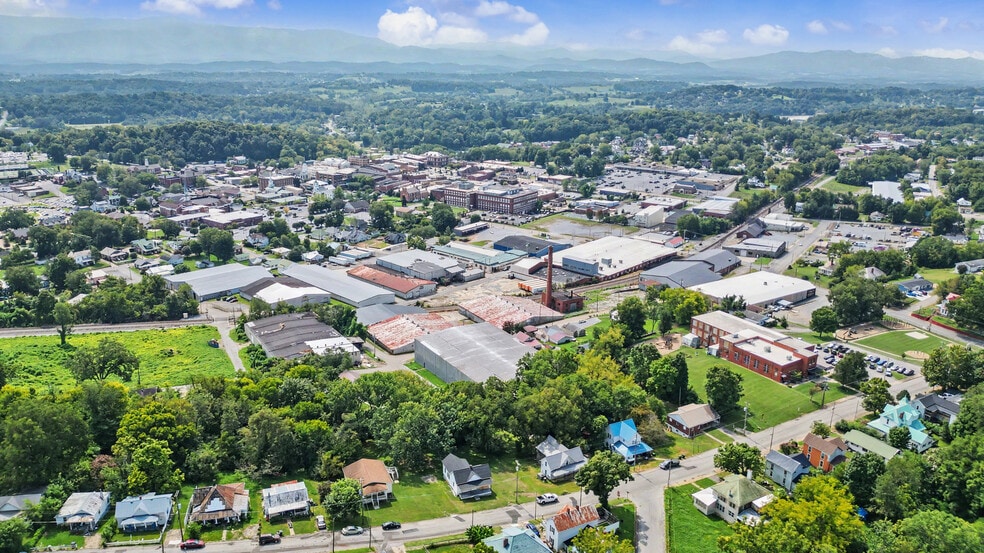 More Photos Of 237 Loretta St, Greeneville Industrial For Sale