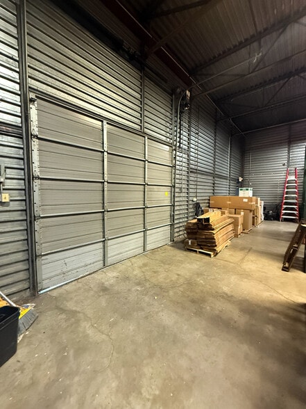 More Photos Of 612 Parkway View Dr, Pittsburgh Warehouse For Lease
