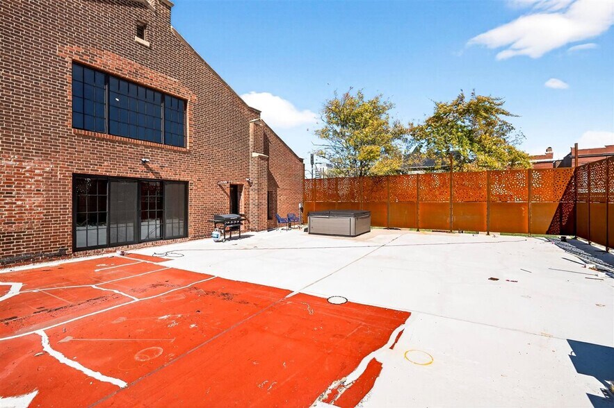 More Photos Of 1034 S Kingshighway Blvd, Saint Louis Office For Sale