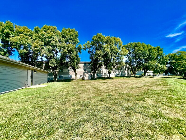 More Photos Of 5300 Stone Ave, Sioux City Apartments For Sale