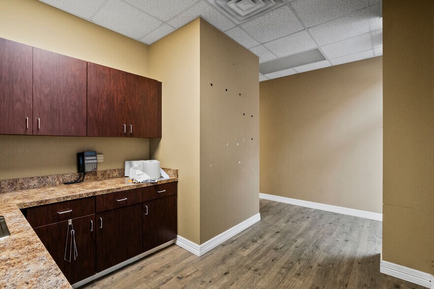More Photos Of 3115 College Park Dr, Conroe Medical For Lease