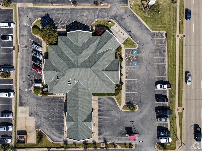 More Photos Of 6006-6040 S Yale Ave, Tulsa Unknown For Lease