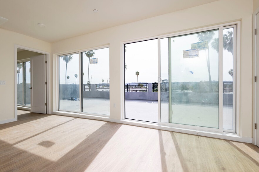 More Photos Of 14629 W Erwin St, Van Nuys Apartments For Sale