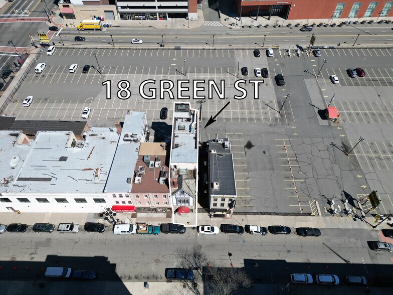 More Photos Of 18 Green St, Newark Storefront Retail Office For Lease