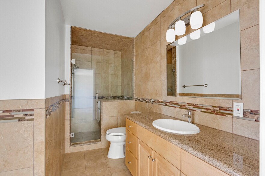 More Photos Of 447 S Palm Dr, Beverly Hills Apartments For Sale