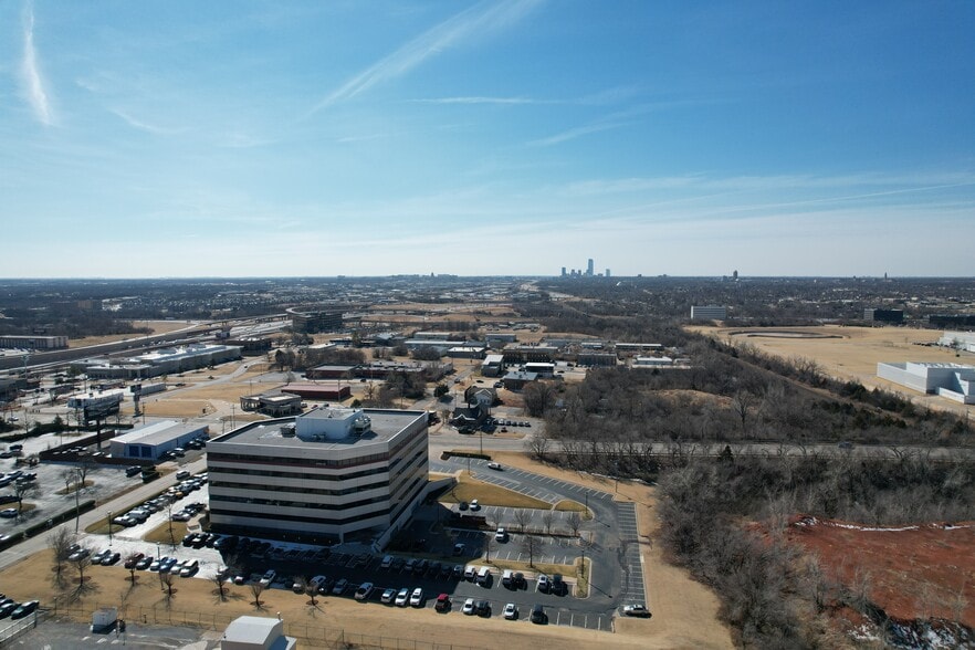 More Photos Of 301 NW 63rd St, Oklahoma City Office For Lease