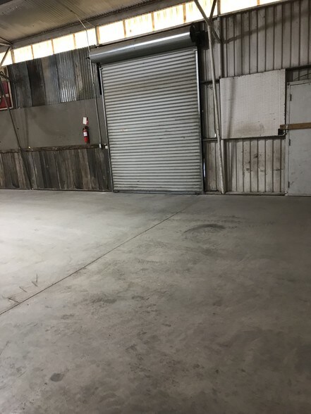 More Photos Of 300 W Central Ave, Comanche Showroom For Sale