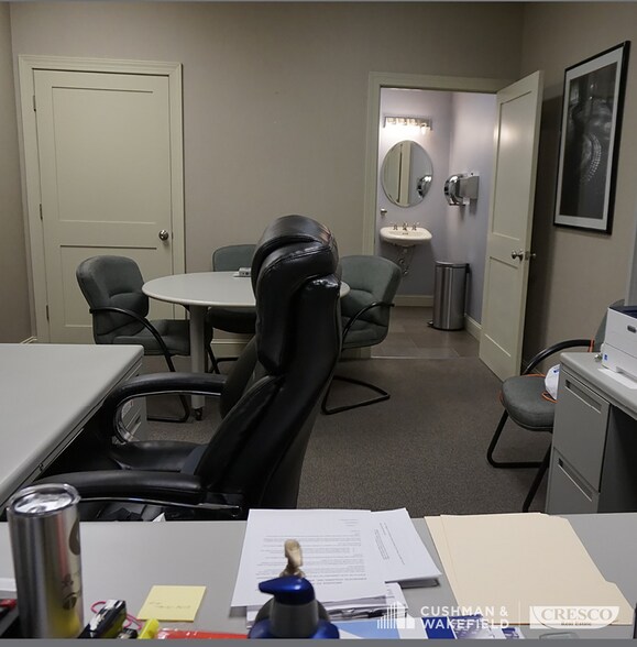 More Photos Of 1213-1385 Rockside Rd, Parma Flex For Sale