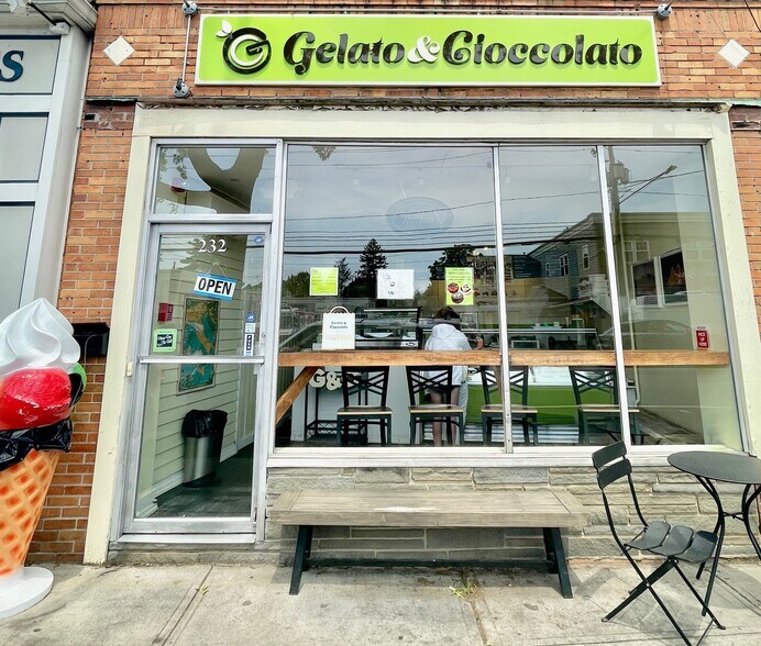 More Photos Of 232-238 E Putnam Ave, Cos Cob Storefront Retail Office For Lease