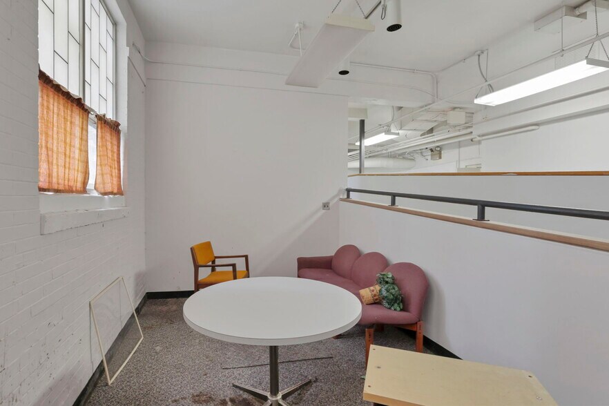 More Photos Of 300 E Auburn Ave, Springfield Office For Sale