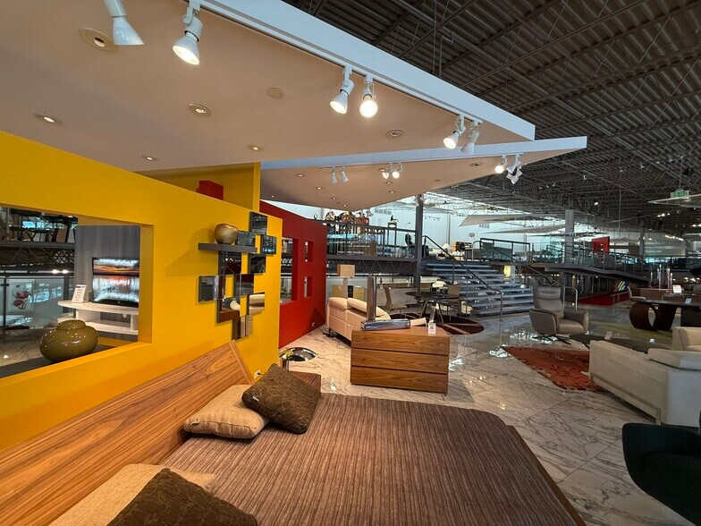 More Photos Of 8330 S Colorado Blvd, Littleton Freestanding For Sale