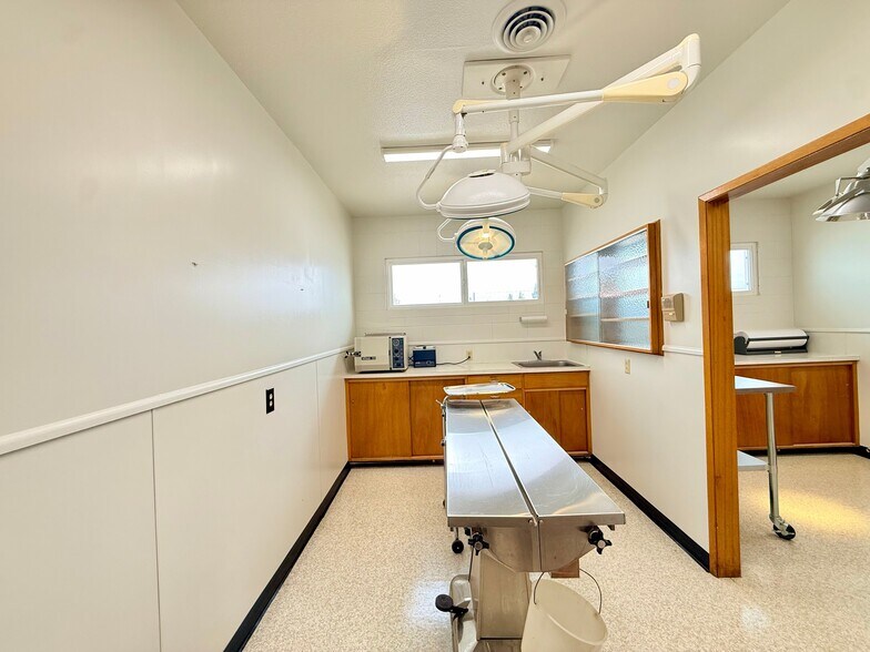 More Photos Of 1912 N 4th Ave, Pasco Office For Sale