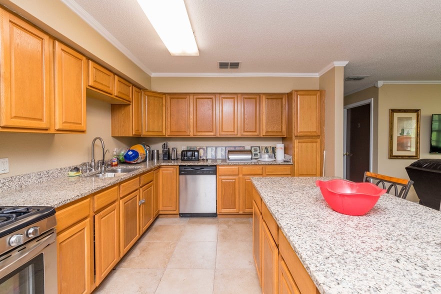 More Photos Of 15458 Snow Memorial Hwy, Brooksville Assisted Living For Sale