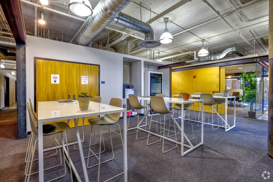More Photos Of 1402 Jones St, Omaha Service For Lease