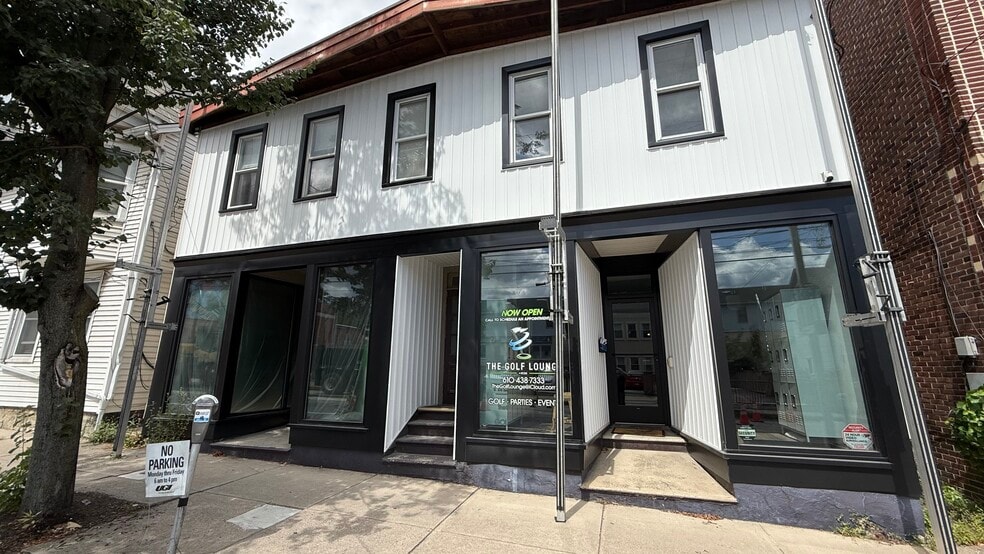 Primary Photo Of 39 Belvidere St, Nazareth Storefront Retail Residential For Lease