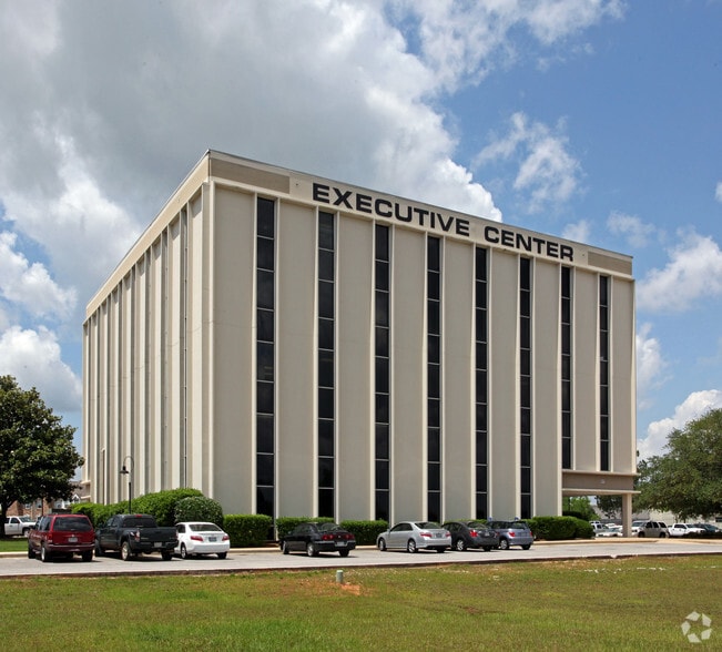 More Photos Of 900 Western America Cir, Mobile Unknown For Lease