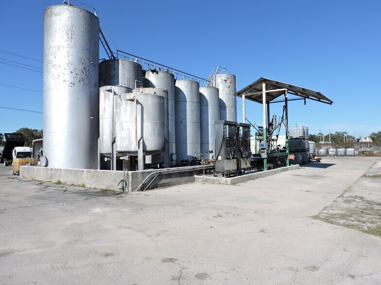 More Photos Of 1170 W Us-90, Lake City Light Distribution For Sale