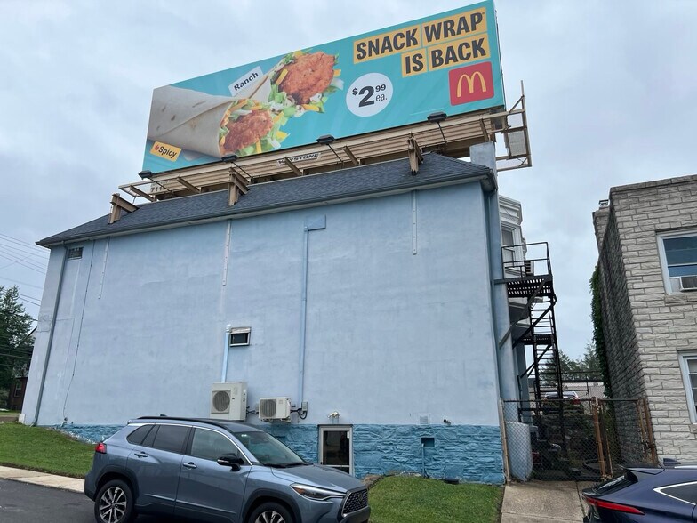 More Photos Of 101 E Township Line Rd, Upper Darby General Retail For Sale