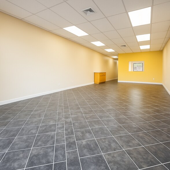 More Photos Of 322 W Montauk Hwy, Lindenhurst Freestanding For Lease