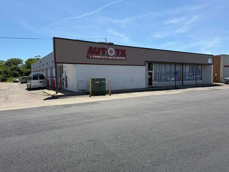 More Photos Of 4635 Northfield Rd, Cleveland Freestanding For Lease