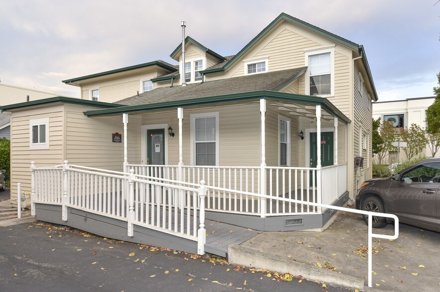More Photos Of 1340 Clay St, Napa Office For Lease
