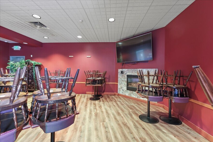 More Photos Of 1650 W Bakerview Rd, Bellingham Restaurant For Sale