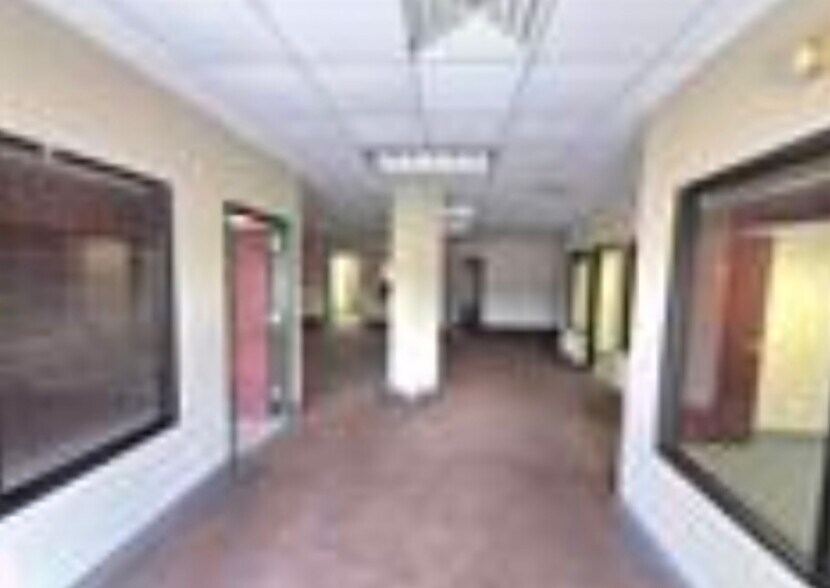 More Photos Of 639 E Madison Ave, Bastrop Office For Lease