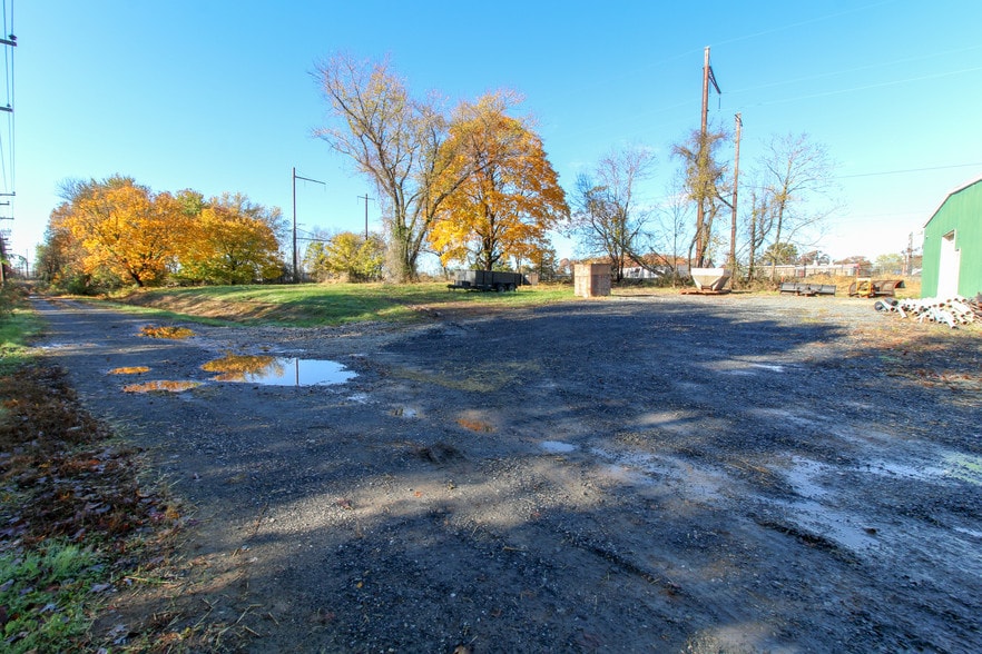 More Photos Of 200 S Post Rd, Aberdeen Warehouse For Lease