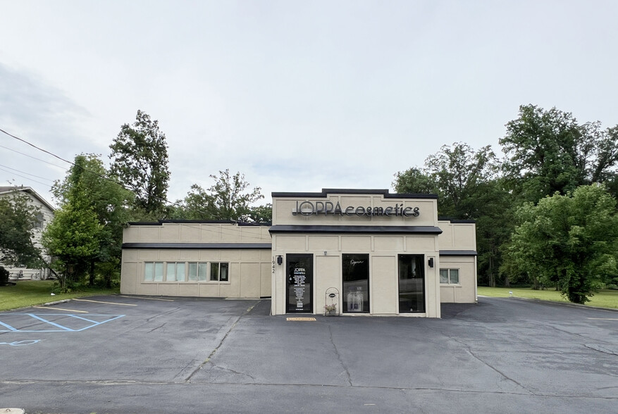 Primary Photo Of 1942 E Dupont Rd, Fort Wayne Freestanding For Sale