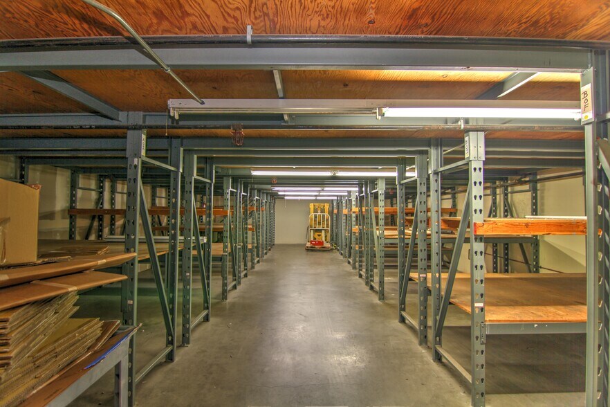 More Photos Of 4125 Market St, Ventura Light Manufacturing For Sale