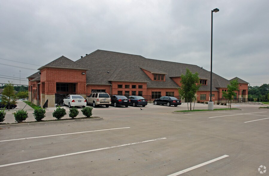 More Photos Of 7999 West Virginia Dr, Dallas Medical For Lease