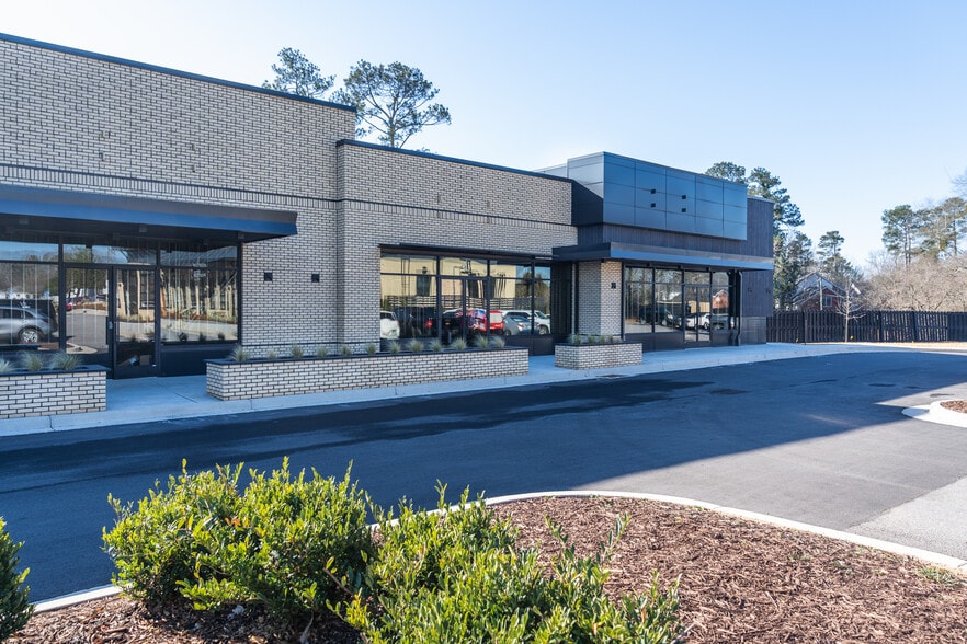 More Photos Of 2375 W Broad St, Athens Unknown For Lease