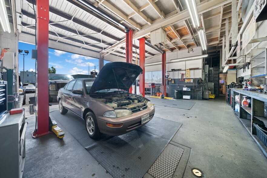 More Photos Of 2337 E 7th St, Long Beach Auto Repair For Sale