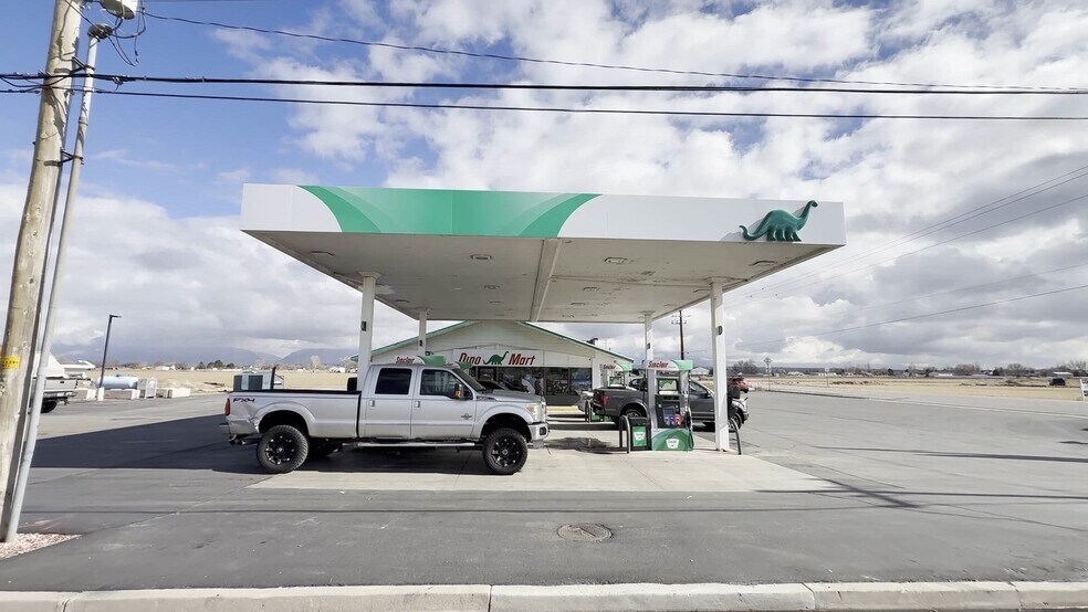 More Photos Of 5500 W 5500 S, Hooper Service Station For Sale