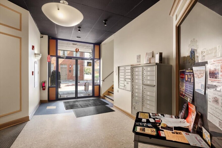 More Photos Of 9 N Loudoun St, Winchester Office For Sale