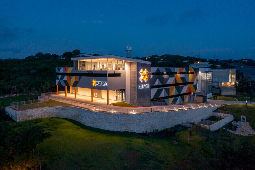 More Photos Of 4229 N FM 620 Hwy, Austin Showroom For Lease