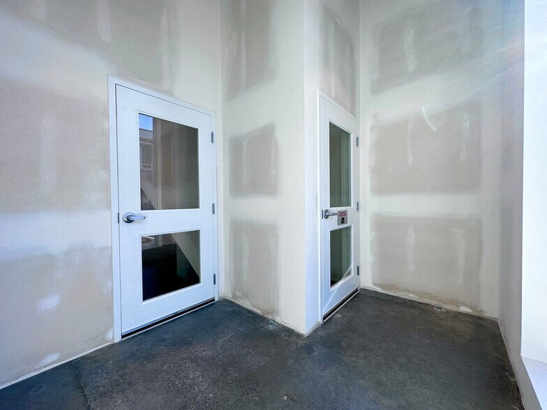 More Photos Of 951 E Kent Av N, Vancouver Warehouse For Sale