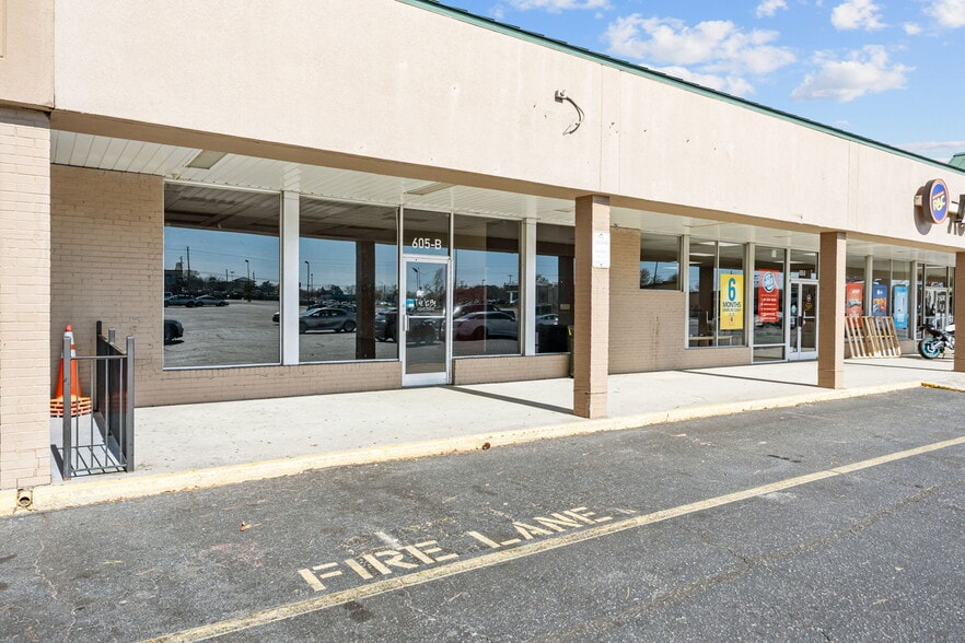 More Photos Of 605-611 Greenville Blvd SW, Greenville Unknown For Lease