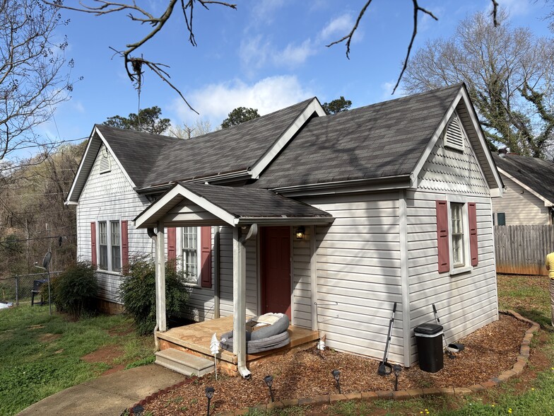 Primary Photo Of 115 Barnett Shoals Rd, Athens Apartments For Sale