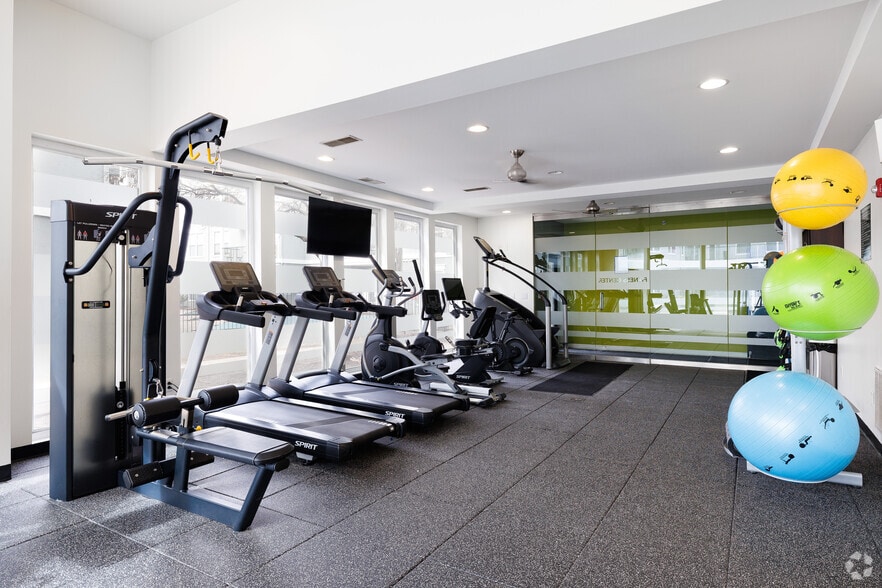 More Photos Of 3949 Lindell Blvd, Saint Louis Apartments For Lease