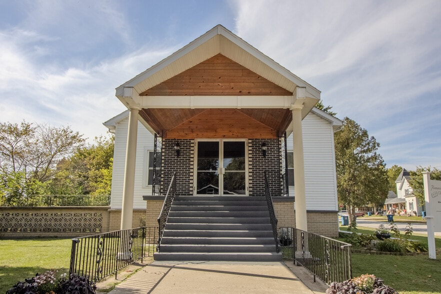 More Photos Of 207 N Prettyman St, Knox Religious Facility For Sale