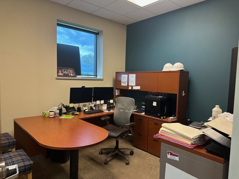 More Photos Of 1815 Morrissey Dr, Bloomington Warehouse For Sale