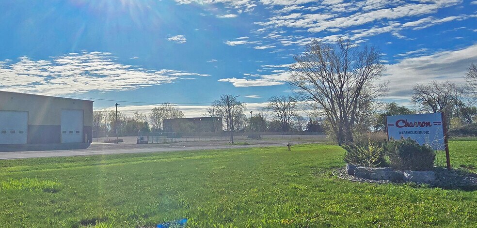 More Photos Of 175 Bothwell St, Chatham Truck Terminal For Sale
